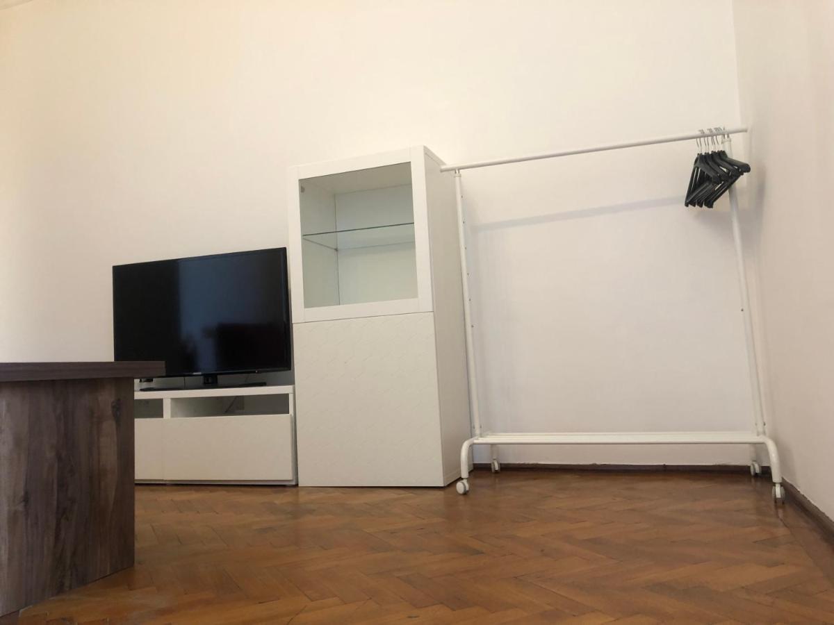 Lovely 1 Bedroom Apartment Close To Old Town บูคาเรสต์ ภายนอก รูปภาพ